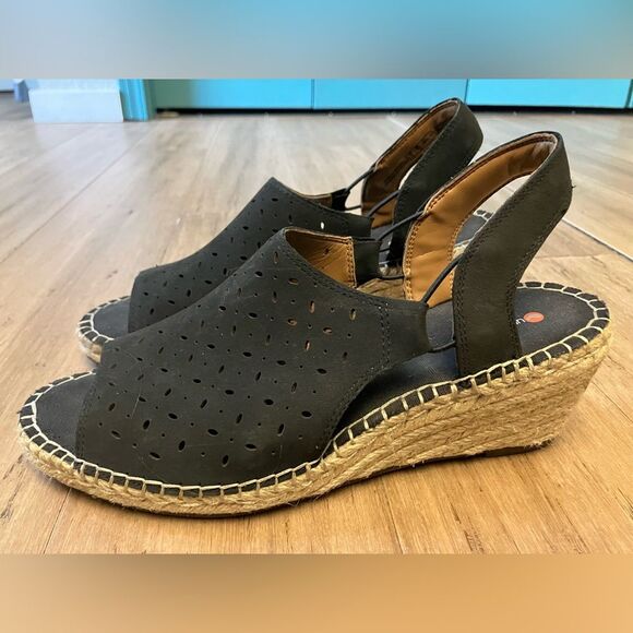 Clarks Unstructured women’s black leather wedge sling back heel. Size 8.5 - Picture 4 of 8